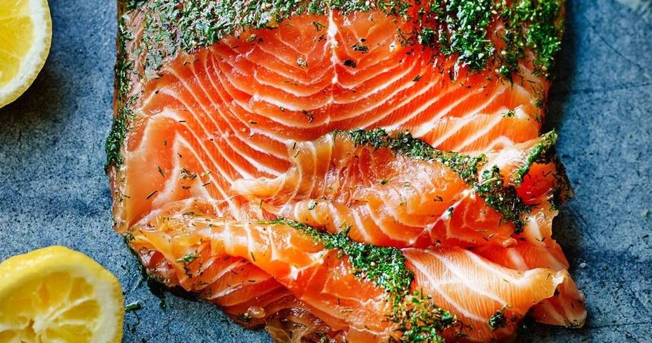 Как вкусно солить красную рыбу?