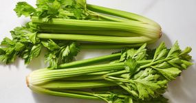 3 вкусных легких салата из молодой хрустящей капусты