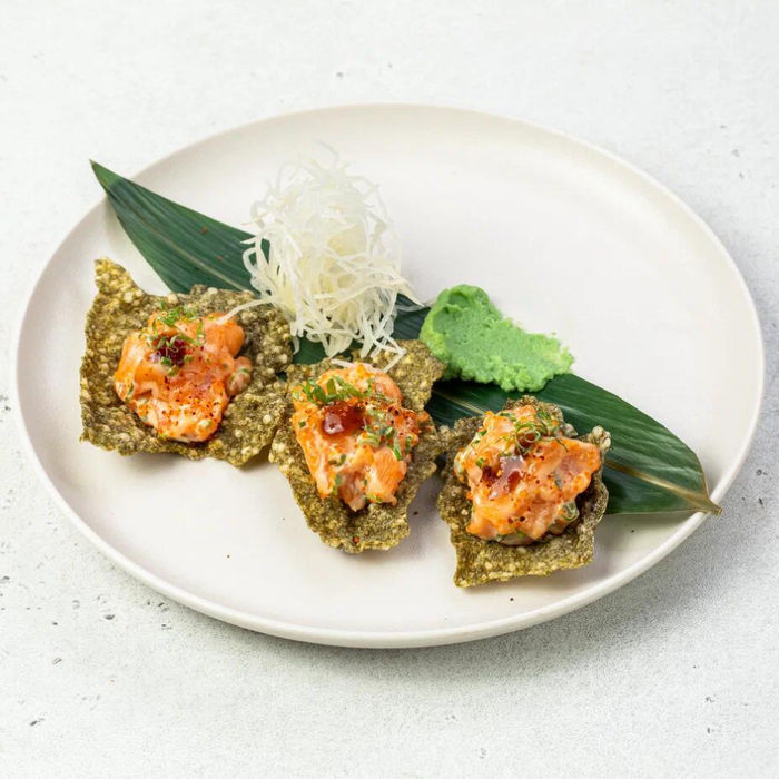 Рецепт тартара из лосося от бренд-шефа и шеф-повара азиатского бара-ресторана NUDLES
     
